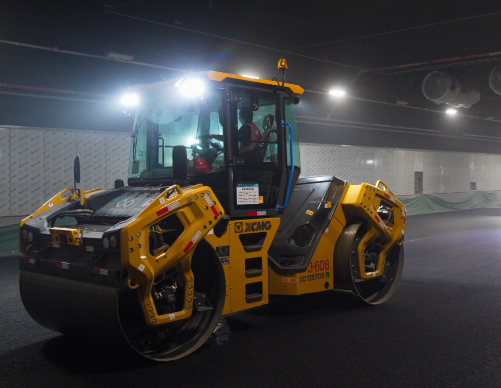 粤港澳大湾区，emc易倍道路机械现身又一超级工程