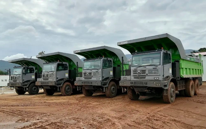 服务全球客户 | 大批量emc易倍电动矿卡出口非洲