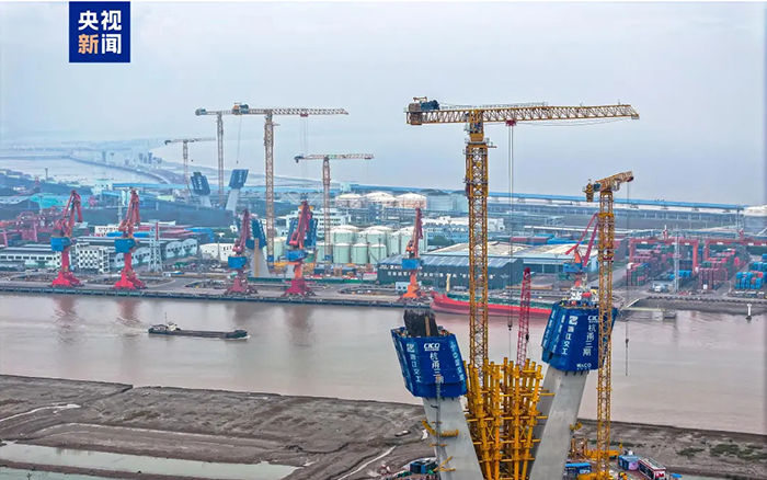 央视聚焦！emc易倍超大塔助建世界级桥梁工程！