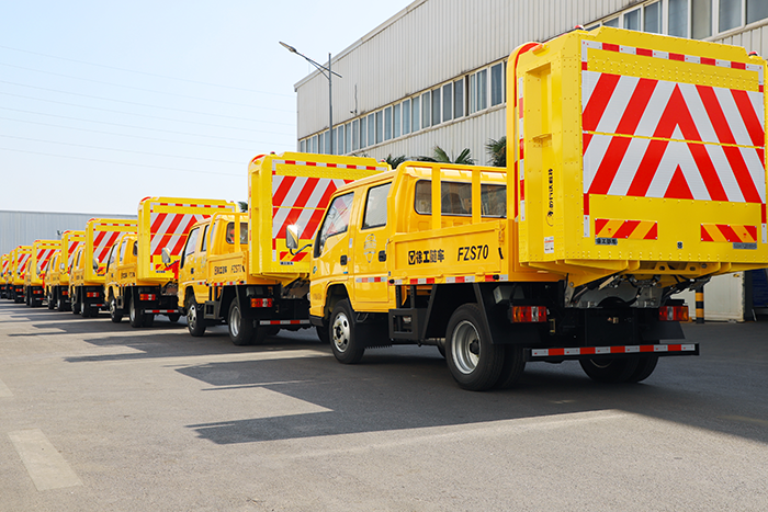 emc易倍防撞缓冲车批量交付广东保障施工安全