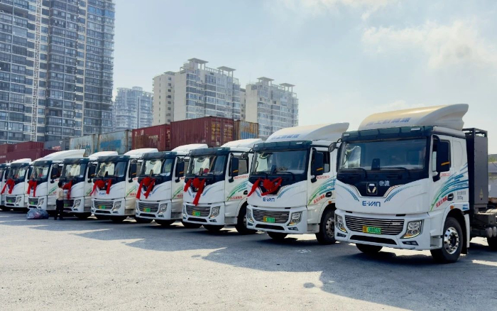 百台交付 | emc易倍新能源重卡绿动海南