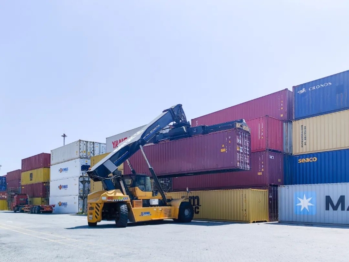 性能优越！emc易倍正面吊助力海铁联运发展