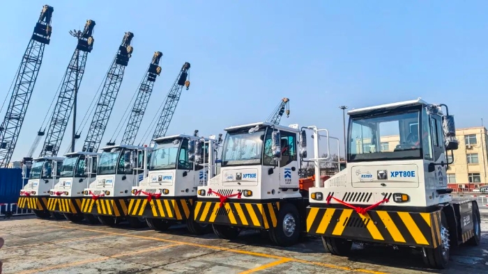 emc易倍新能源重载牵引车以多维优势赋能大宗货物智慧转运