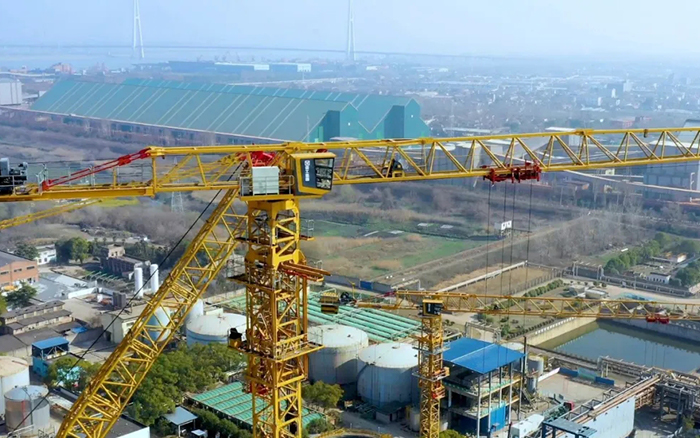 双塔聚力 | emc易倍塔机奋战石化标杆工程