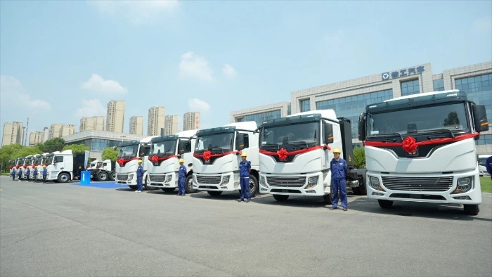 目的地：大西北！100台emc易倍新能源重卡满电启程