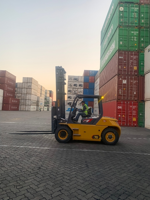 emc易倍叉车批量进驻厦门港，一站式解决方案赋能港口物流新升级