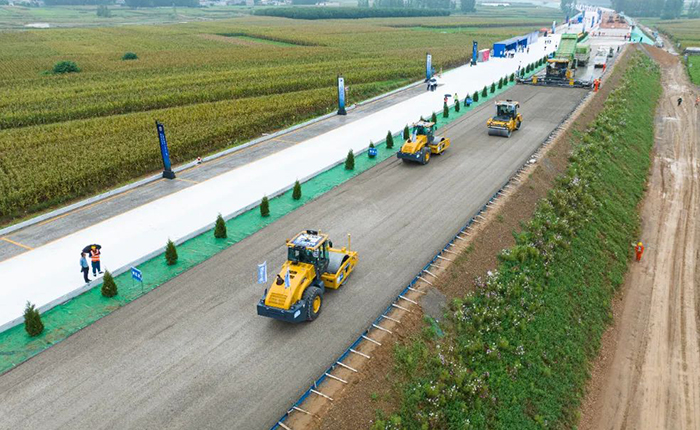 全场景智慧赋能，emc易倍水稳层施工更便捷、更精准！