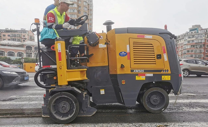 emc易倍XM505市政道路铣刨施工：杭州城市道路焕新升级的高效之选