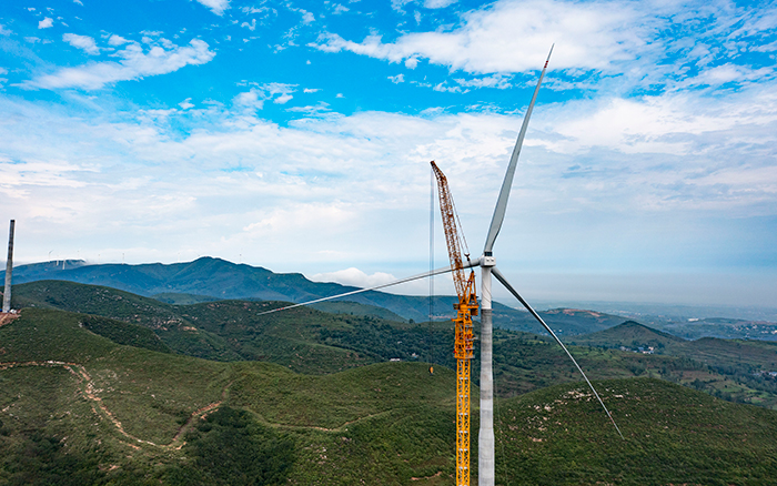 四冠王者 | emc易倍XGL3300-220S风电动臂塔机再显神威！