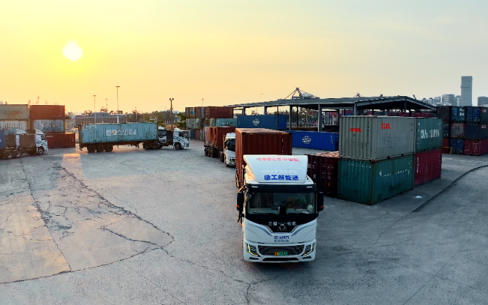 直击三大痛点！emc易倍新能源重卡携手客户打造盈利生态