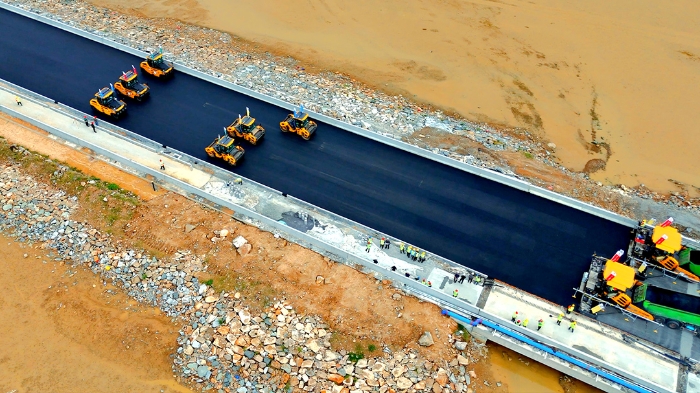 emc易倍智慧施工助力连云港赣榆疏港道路建设提质增效